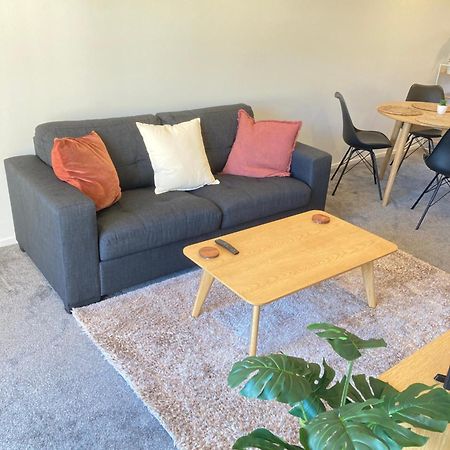 Cheerful 2 Bedroom Townhouse In Addington! كريستتشيرش المظهر الخارجي الصورة
