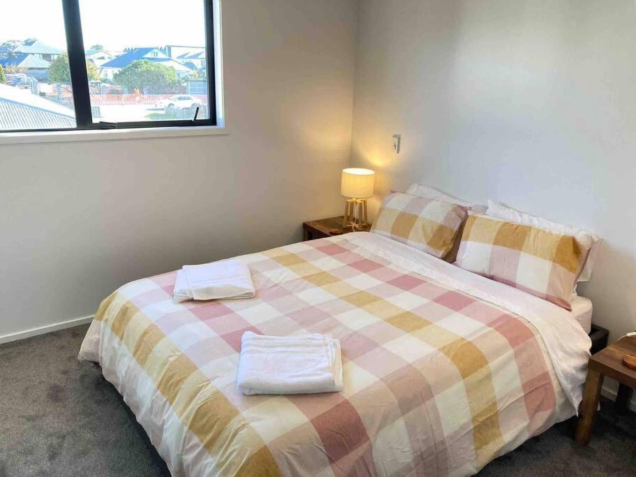 Cheerful 2 Bedroom Townhouse In Addington! كريستتشيرش المظهر الخارجي الصورة