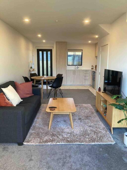 Cheerful 2 Bedroom Townhouse In Addington! كريستتشيرش المظهر الخارجي الصورة